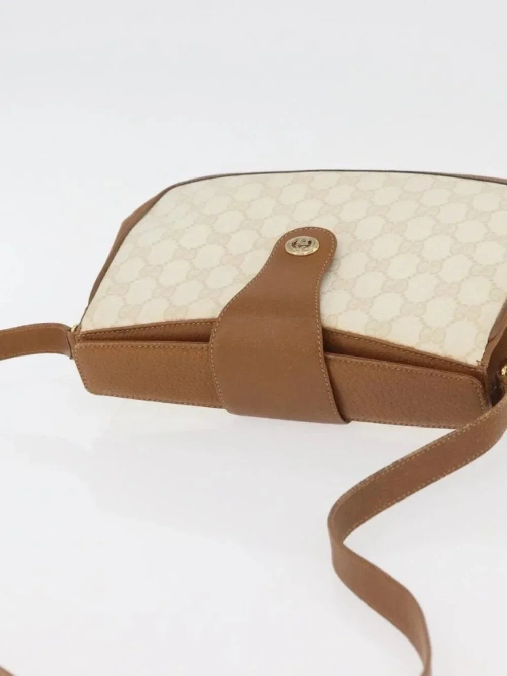 GUCCI GG Supreme Shoulder Bag PVC White Gold 116 02 076 Auth